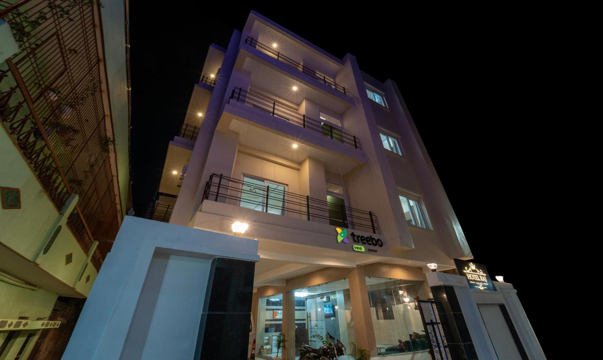Treebo Raj Palace Varanasi Exterior foto